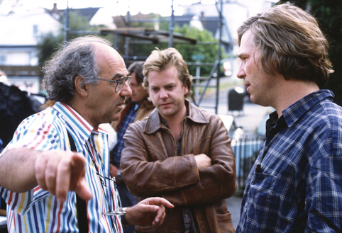 George Sluizer (links) op de set van The Vanishing, met Kiefer Sutherland en Jeff Bridges.