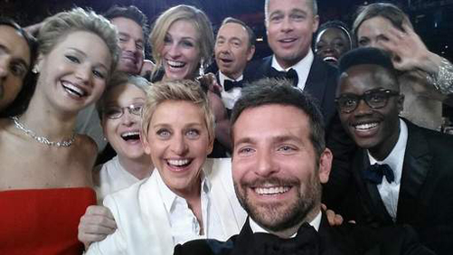 If only Bradley’s arm was longer. Best photo ever. #oscars