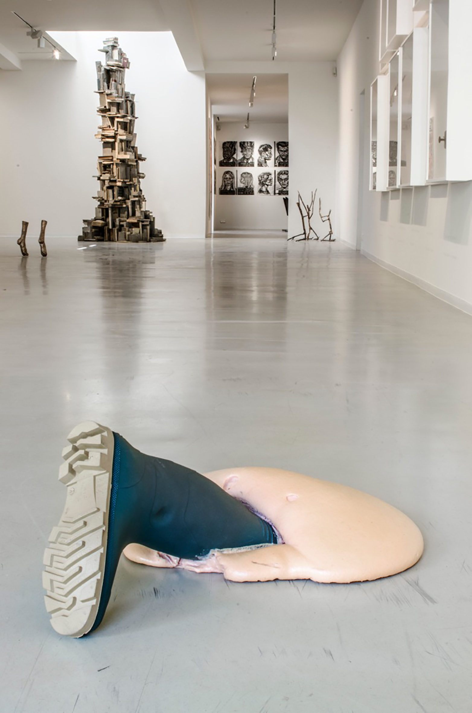 Galerie Ron Mandos | Krištof Kintera | Esiri Erheriene-Essi (may 2015)